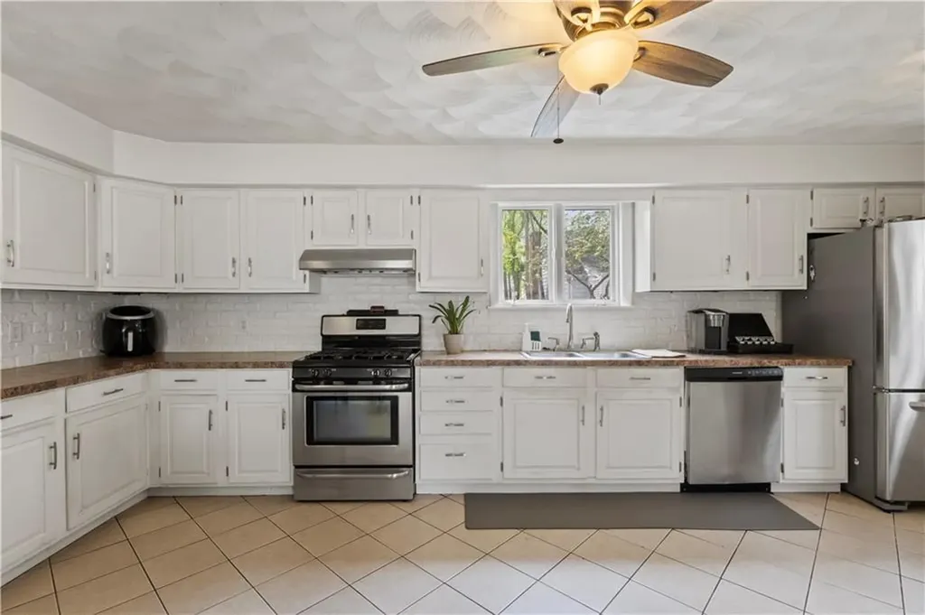 116 Pond Street Pawtucket RI 02860