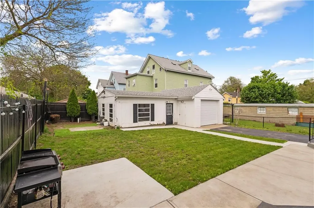 116 Pond Street Pawtucket RI 02860