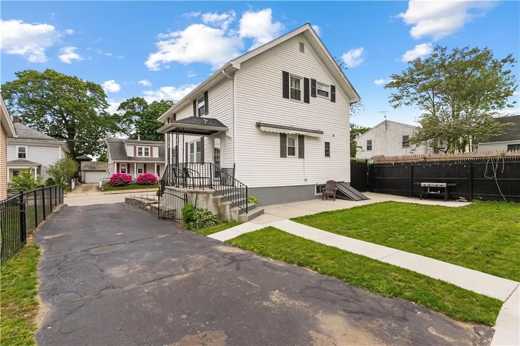 116 Pond Street Pawtucket RI 02860