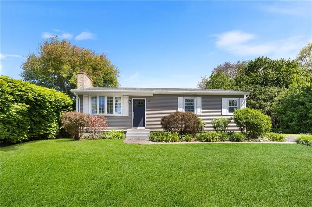 25 Old Pine Road Narragansett RI 02882