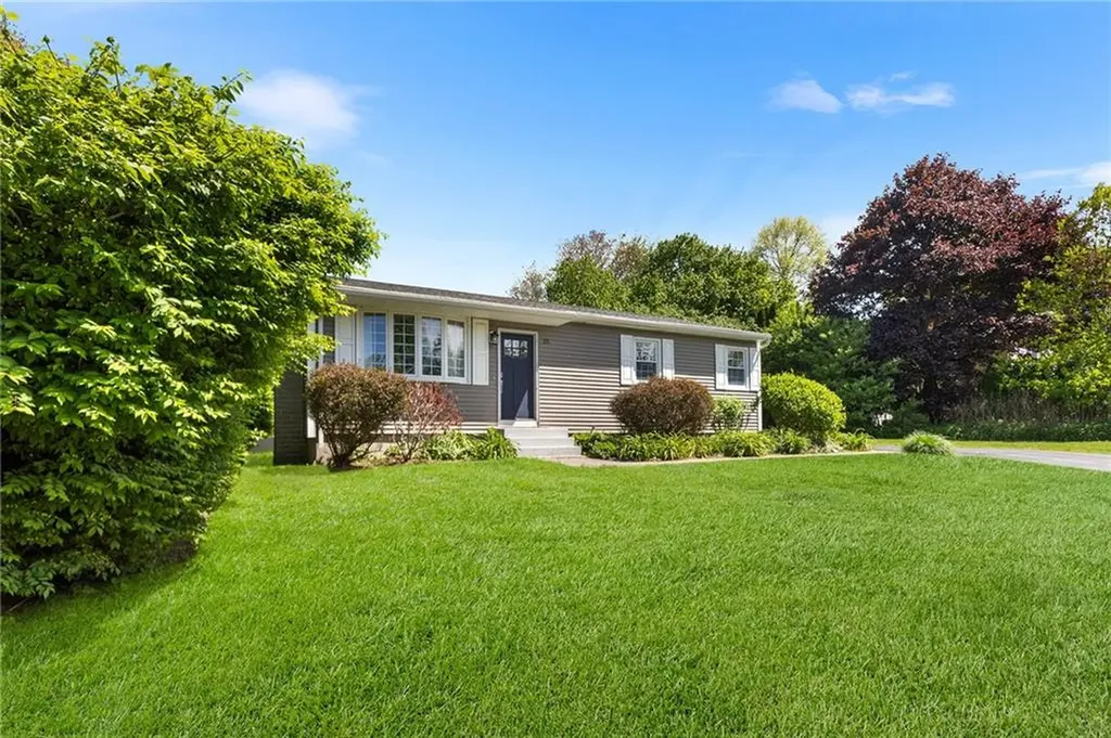 25 Old Pine Road Narragansett RI 02882