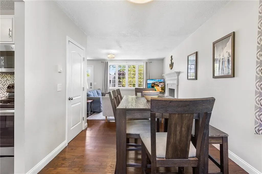 25 Old Pine Road Narragansett RI 02882