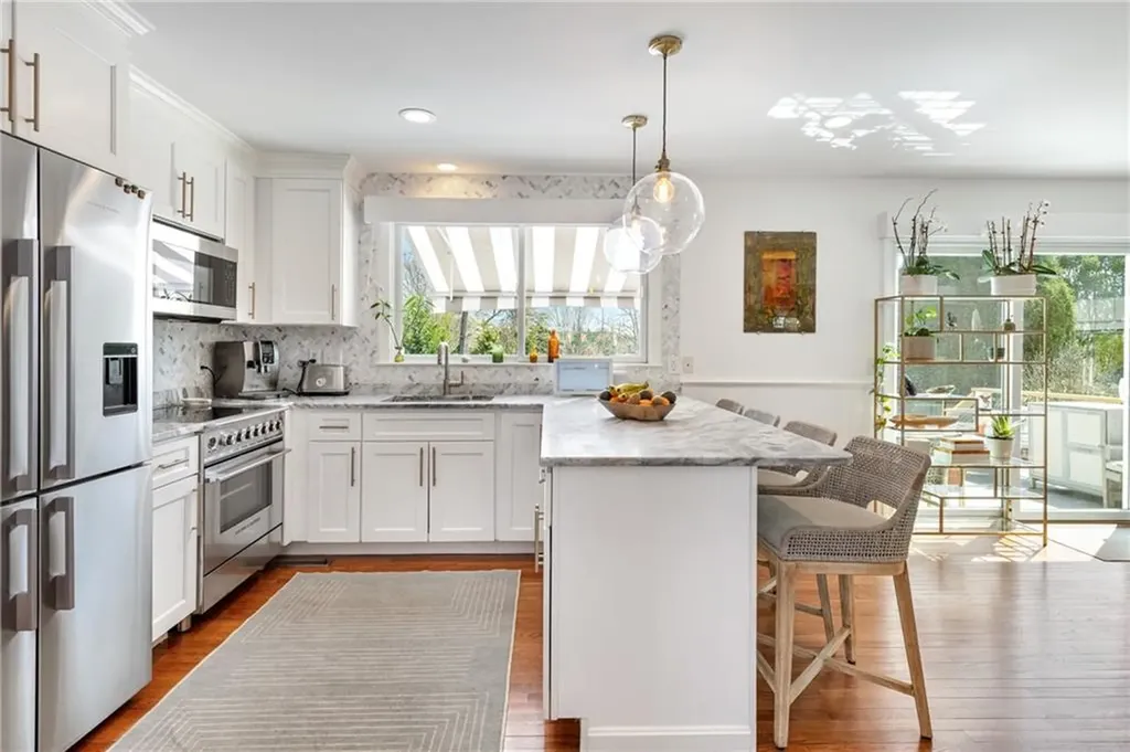 7 Maloney Lane Middletown RI 02842