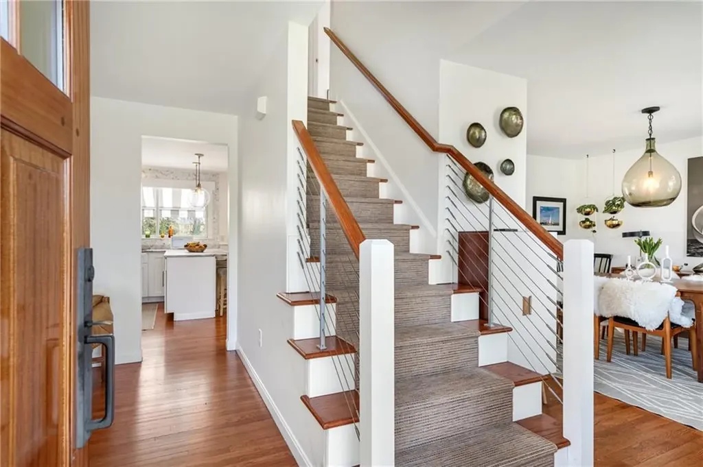 7 Maloney Lane Middletown RI 02842