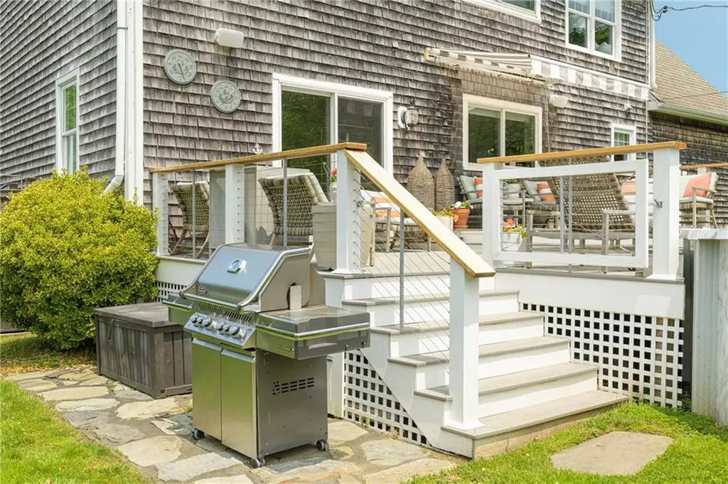 7 Maloney Lane Middletown RI 02842
