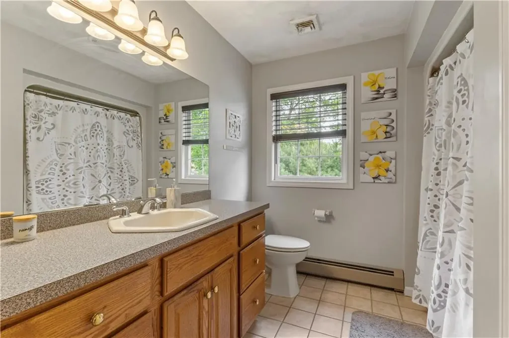 46 Bakewell Court Cranston RI 02921