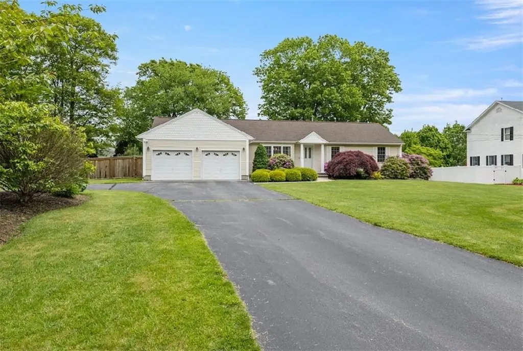 46 Bakewell Court Cranston RI 02921