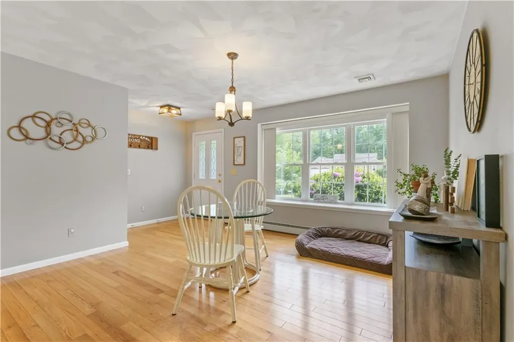 46 Bakewell Court Cranston RI 02921