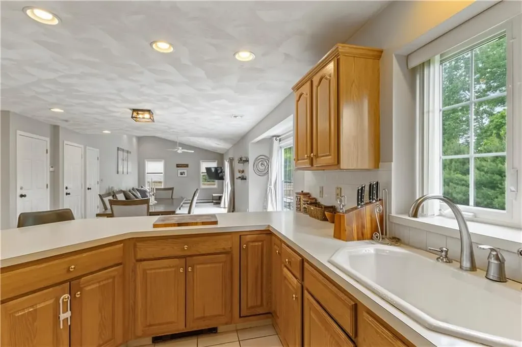 46 Bakewell Court Cranston RI 02921