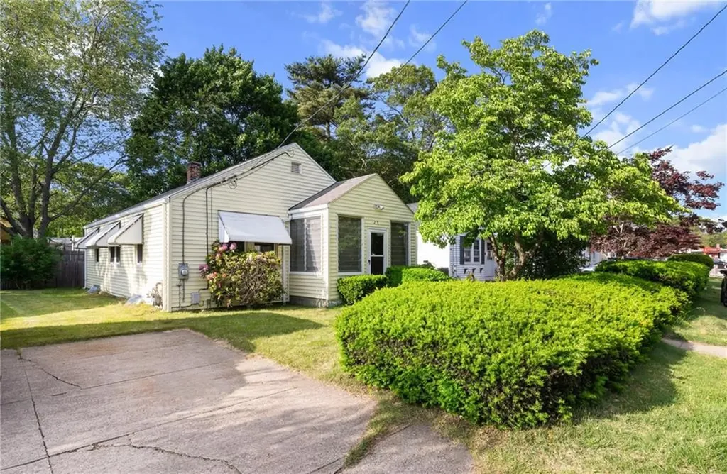 25 Community Road Warwick RI 02889