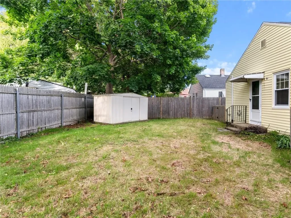 25 Community Road Warwick RI 02889