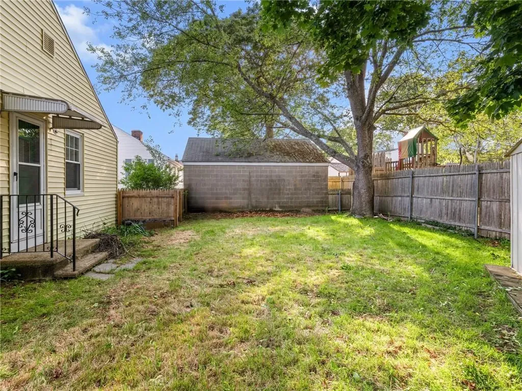 25 Community Road Warwick RI 02889