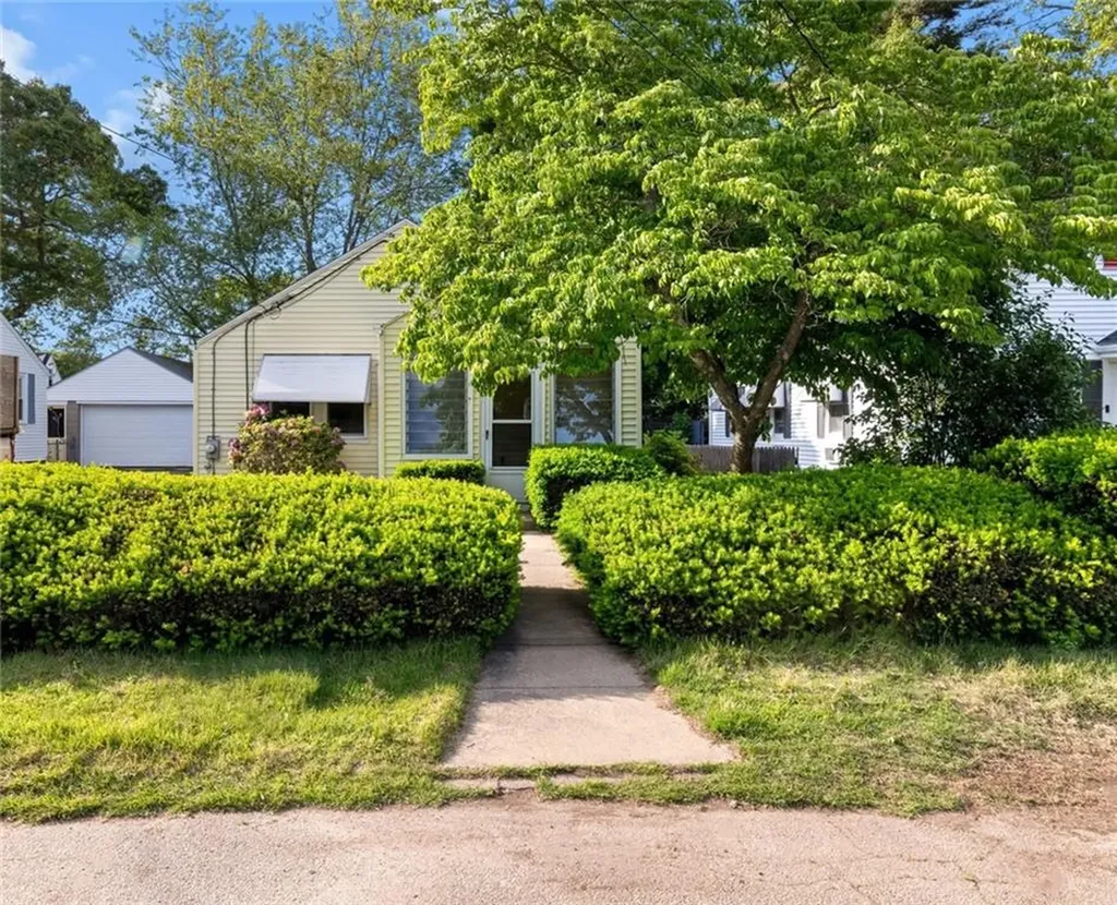 25 Community Road Warwick RI 02889