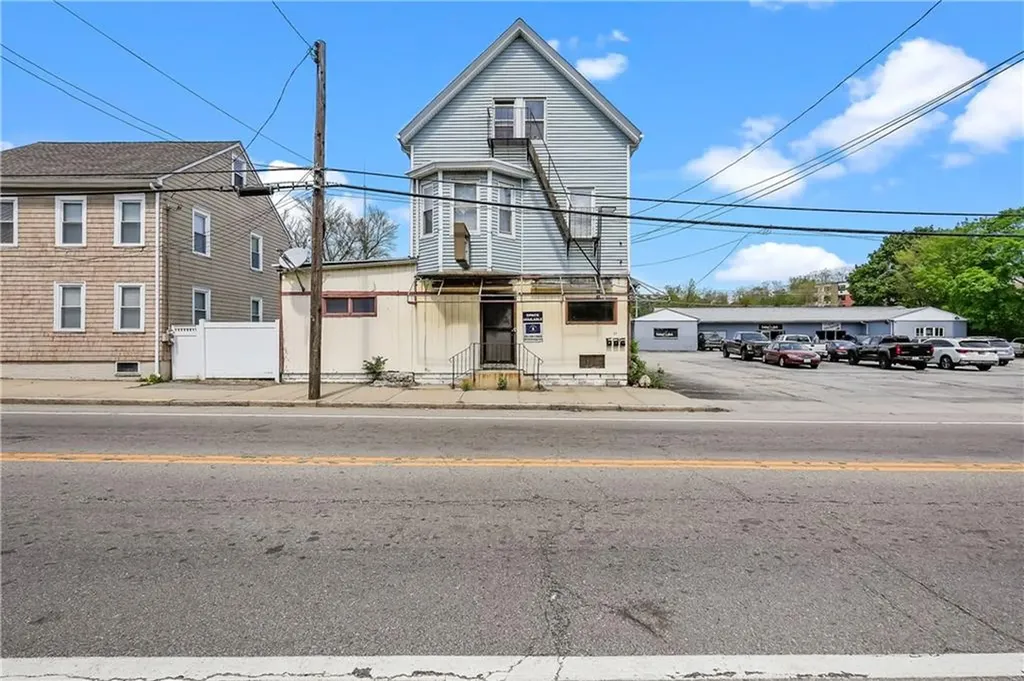 27 Greenville Avenue Johnston RI 02919