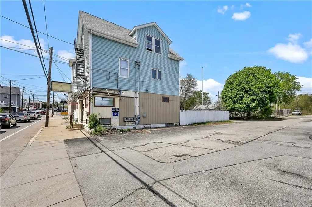 27 Greenville Avenue Johnston RI 02919