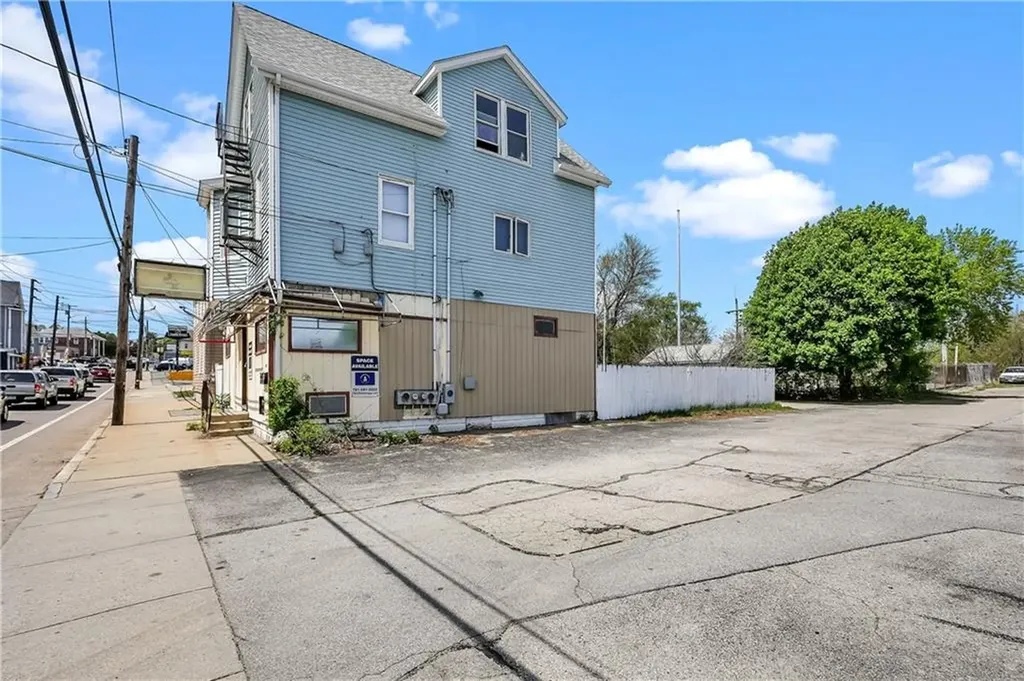 27 Greenville Avenue Johnston RI 02919