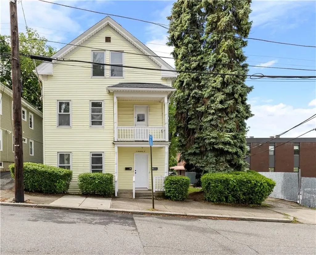 9 Woodbine Street Providence RI 02906