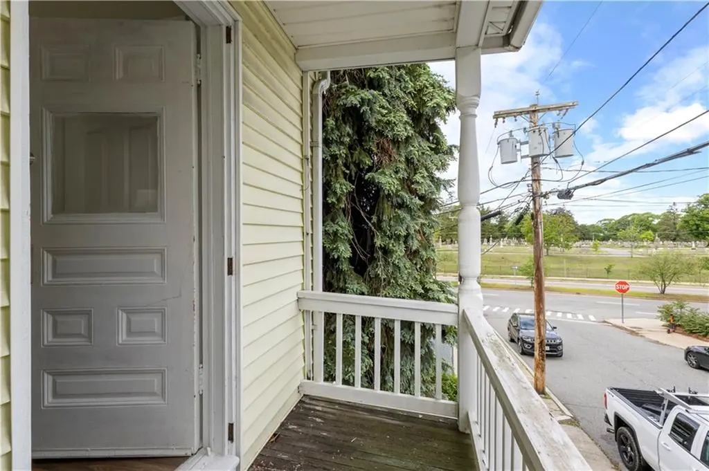 9 Woodbine Street Providence RI 02906