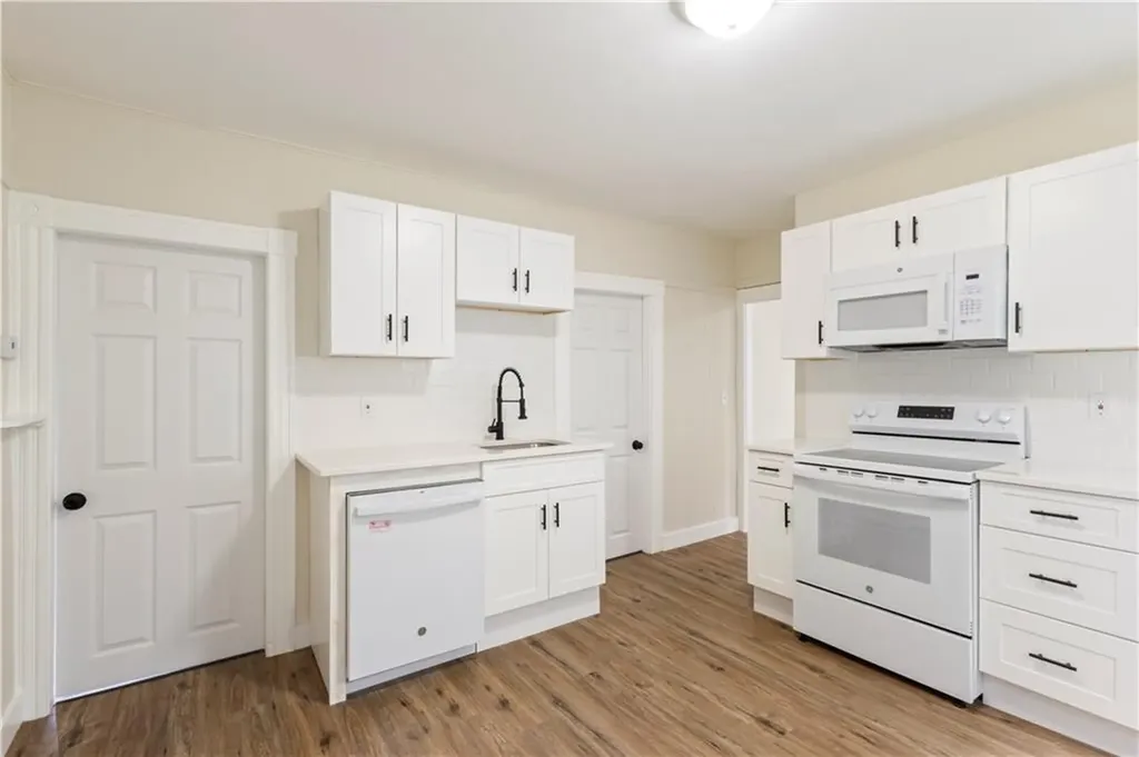 9 Woodbine Street Providence RI 02906