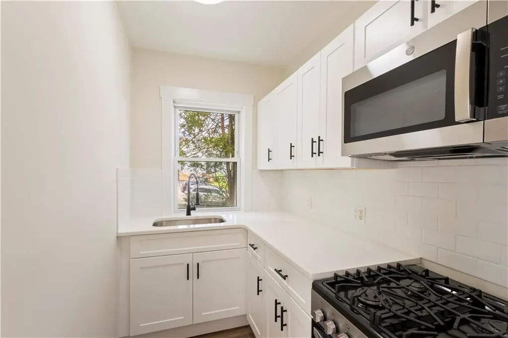 9 Woodbine Street Providence RI 02906