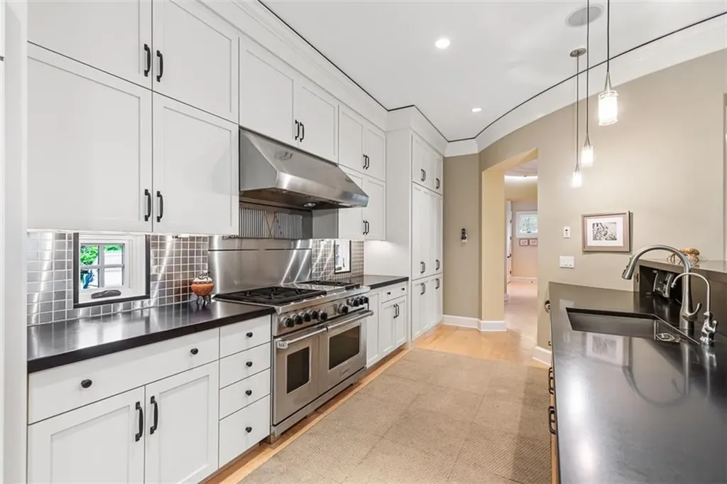 25 Walnut Street Jamestown RI 02835