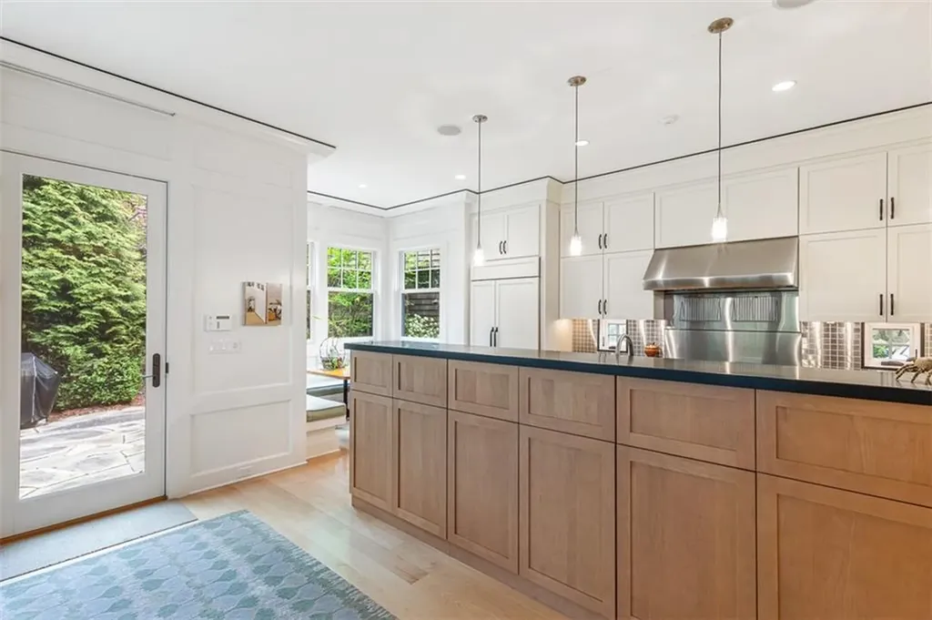 25 Walnut Street Jamestown RI 02835