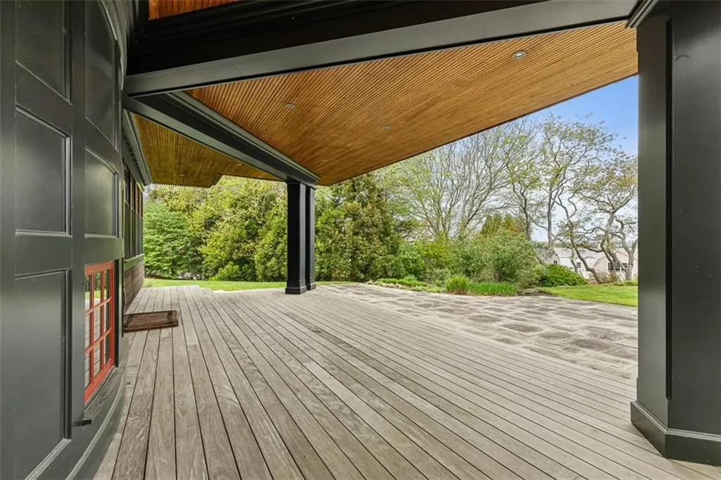 25 Walnut Street Jamestown RI 02835