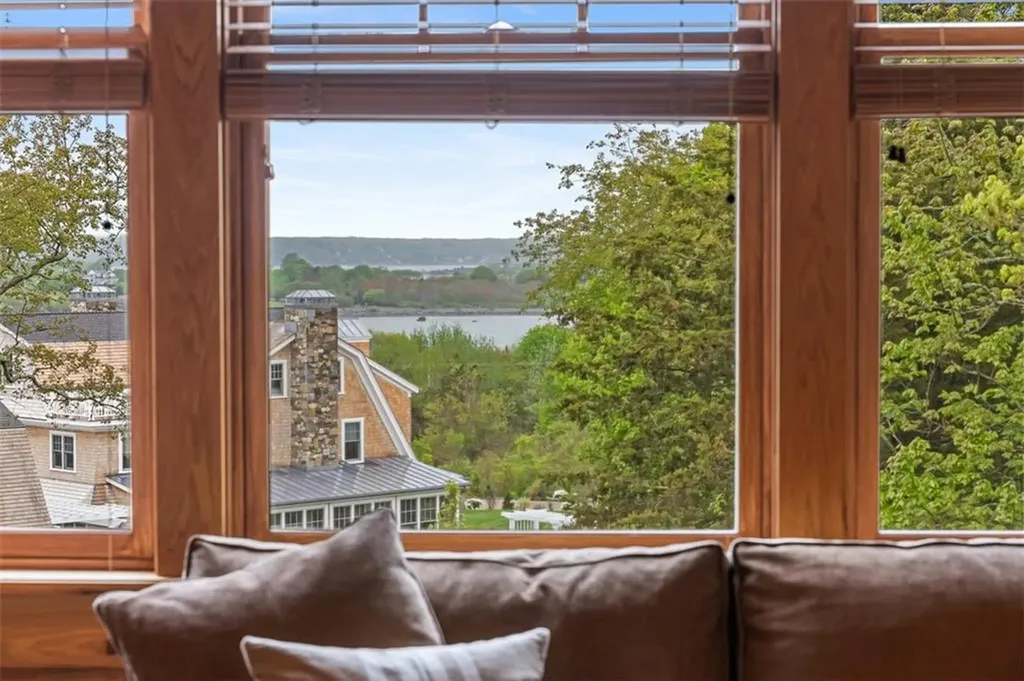 25 Walnut Street Jamestown RI 02835