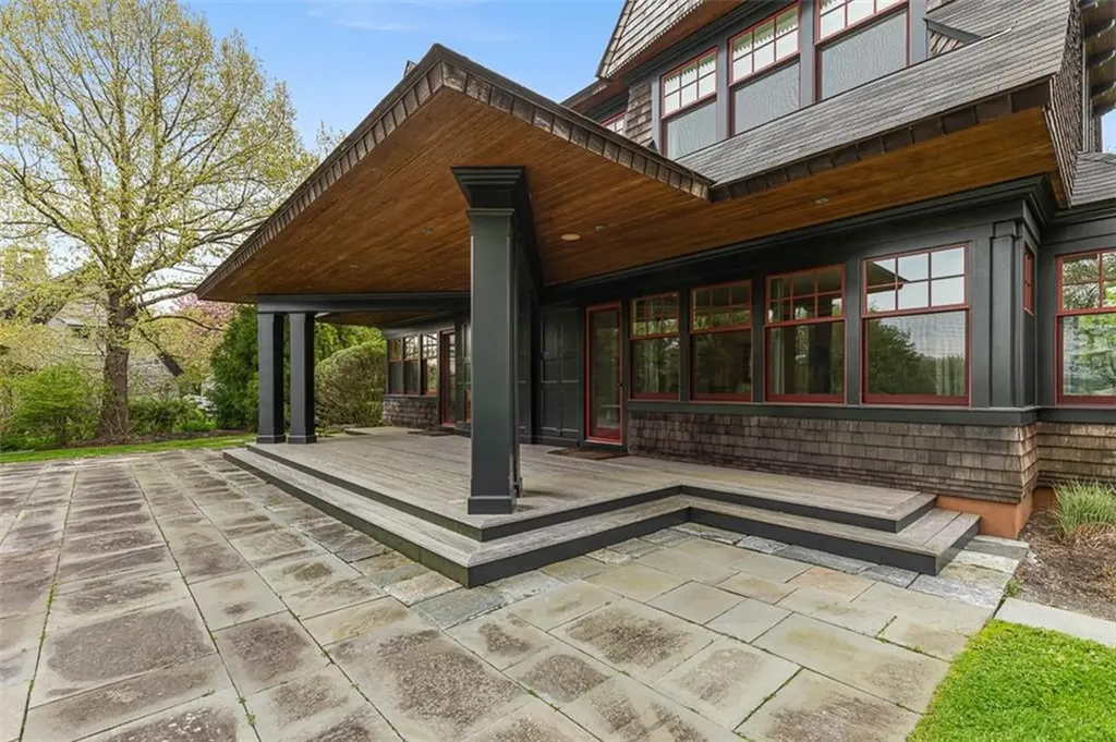 25 Walnut Street Jamestown RI 02835