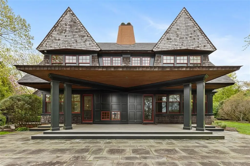 25 Walnut Street Jamestown RI 02835