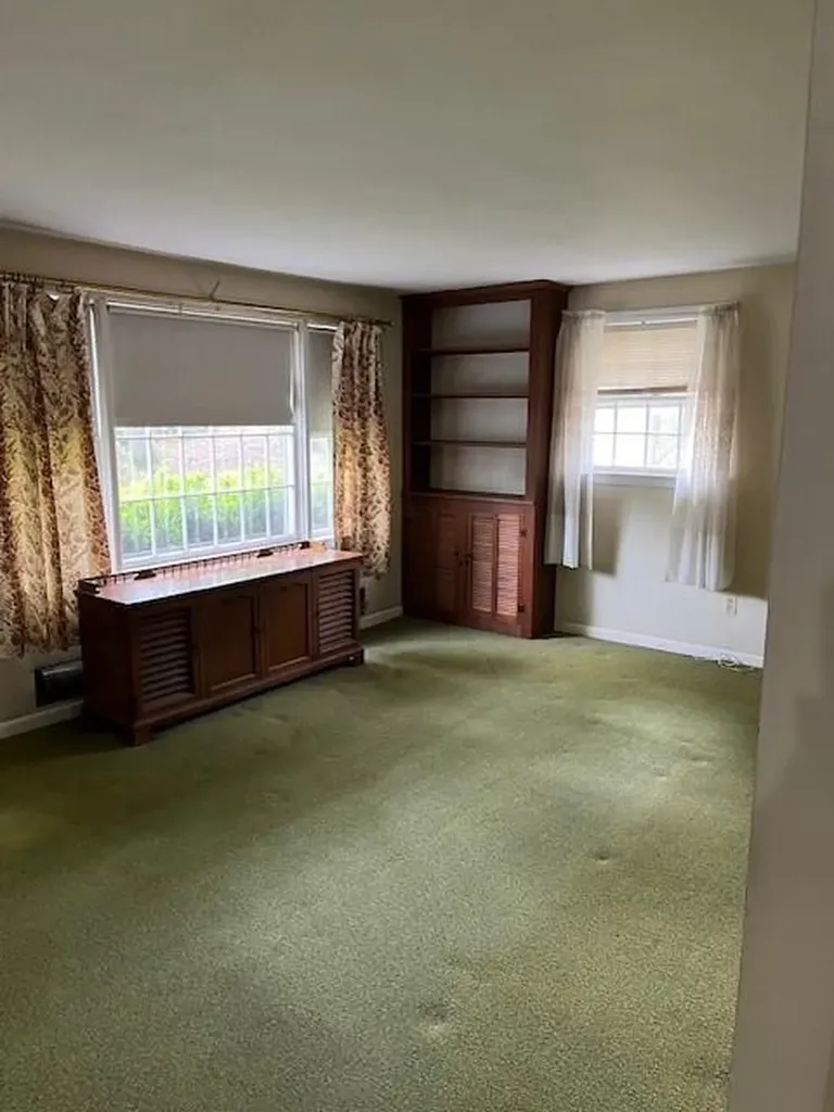 31 Winsor Avenue Johnston RI 02919