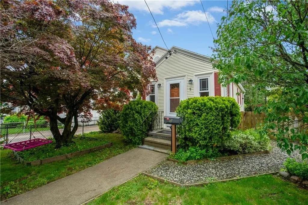 5 Irons Avenue Johnston RI 02919