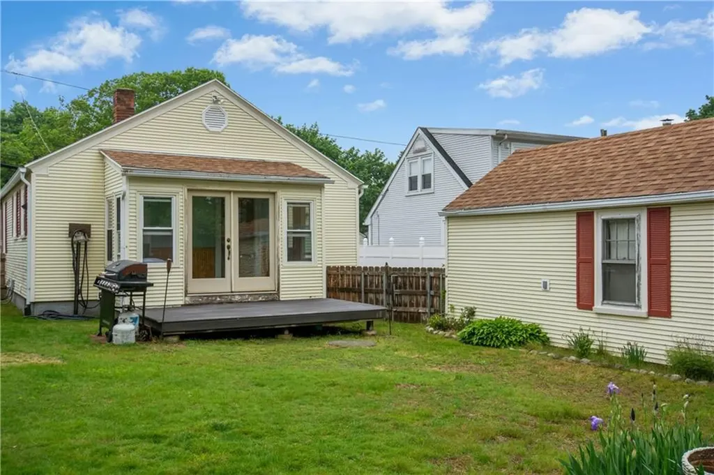 5 Irons Avenue Johnston RI 02919