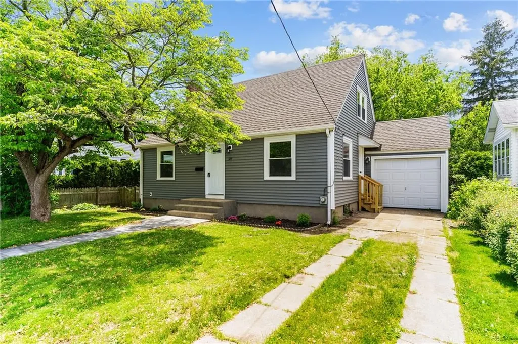 28 Ferrier Drive Warwick RI 02888