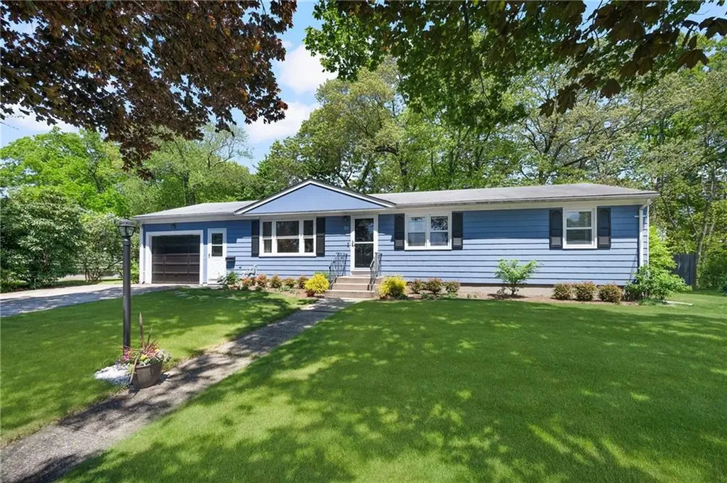 30 Grassmere Street Warwick RI 02889