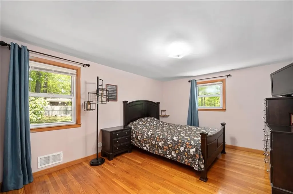 30 Grassmere Street Warwick RI 02889