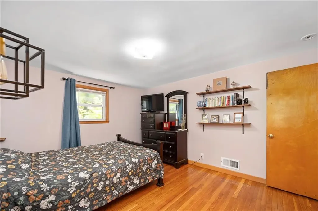 30 Grassmere Street Warwick RI 02889