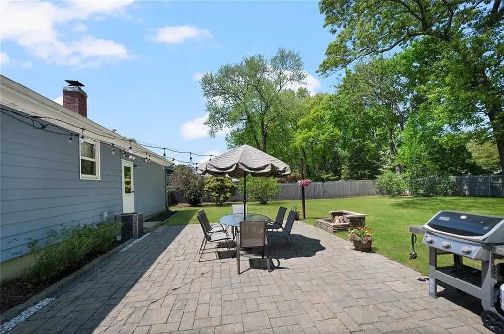 30 Grassmere Street Warwick RI 02889