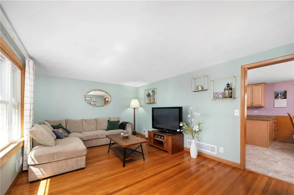 30 Grassmere Street Warwick RI 02889