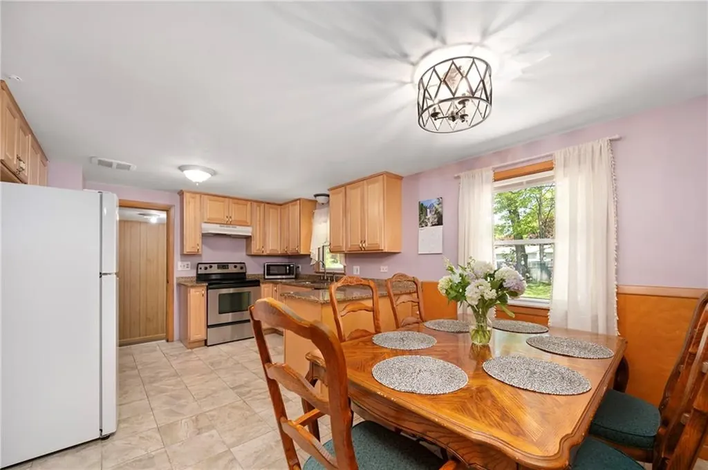 30 Grassmere Street Warwick RI 02889