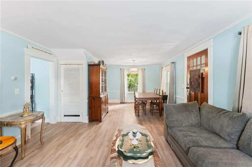 101 Chapmans Avenue Warwick RI 02886