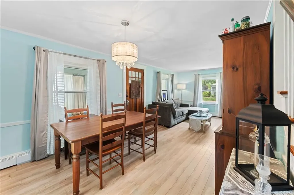 101 Chapmans Avenue Warwick RI 02886
