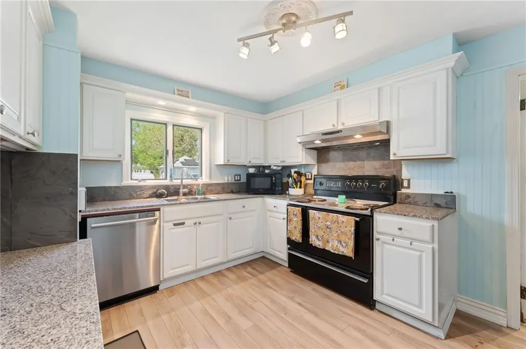 101 Chapmans Avenue Warwick RI 02886
