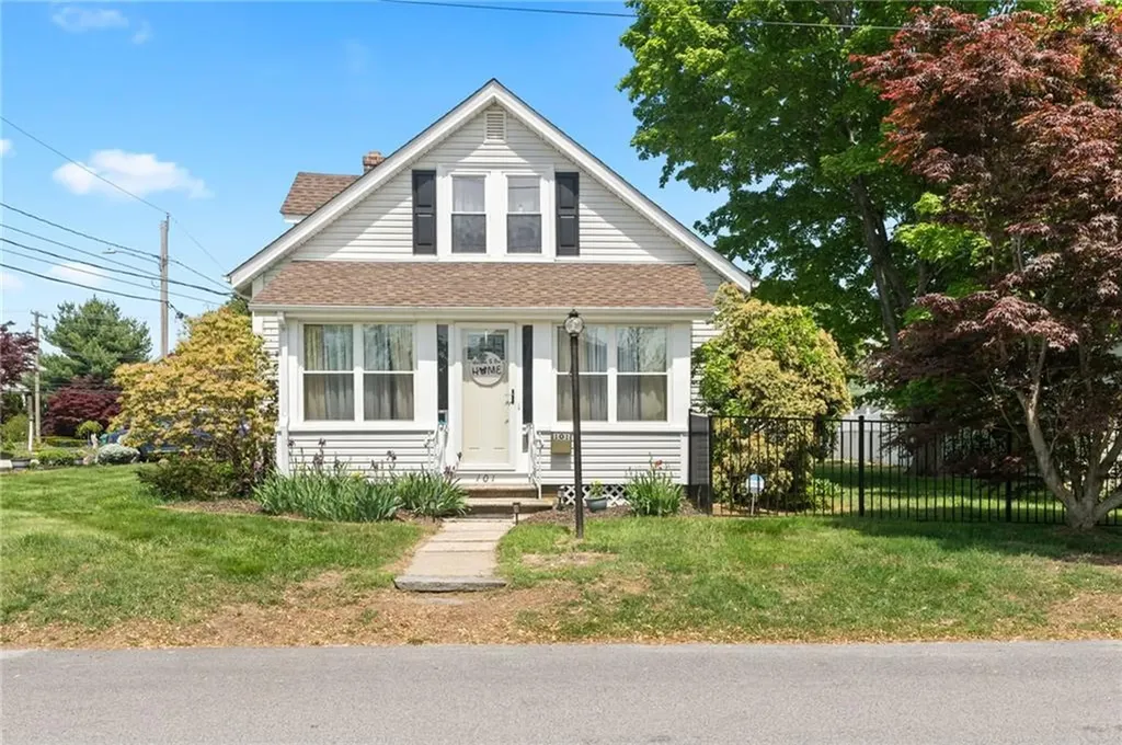 101 Chapmans Avenue Warwick RI 02886