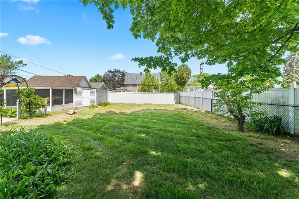 101 Chapmans Avenue Warwick RI 02886