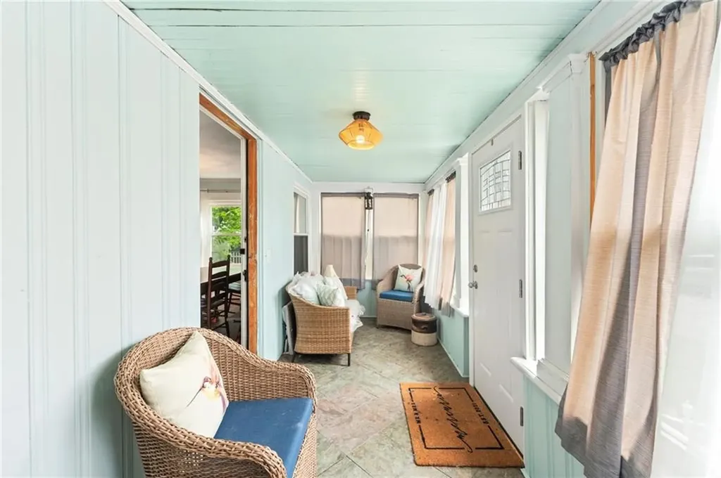 101 Chapmans Avenue Warwick RI 02886