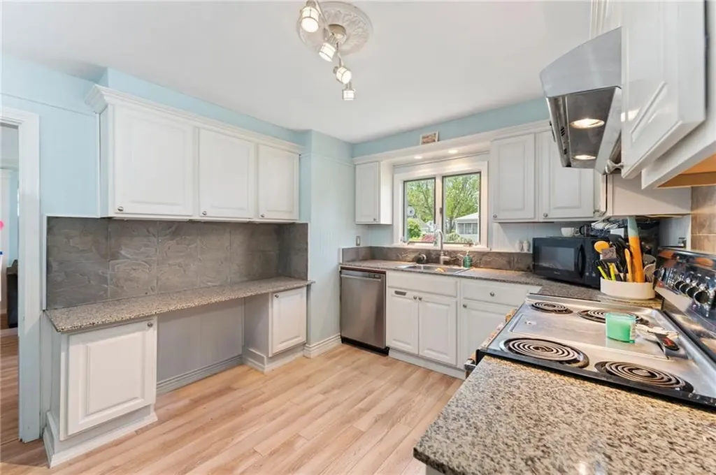 101 Chapmans Avenue Warwick RI 02886
