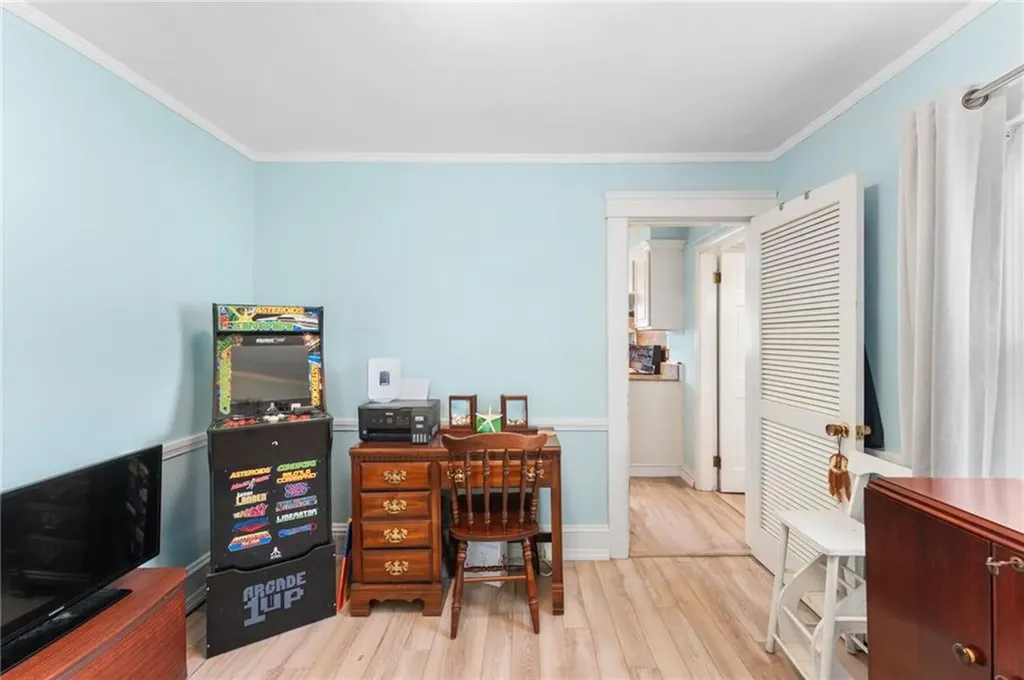 101 Chapmans Avenue Warwick RI 02886