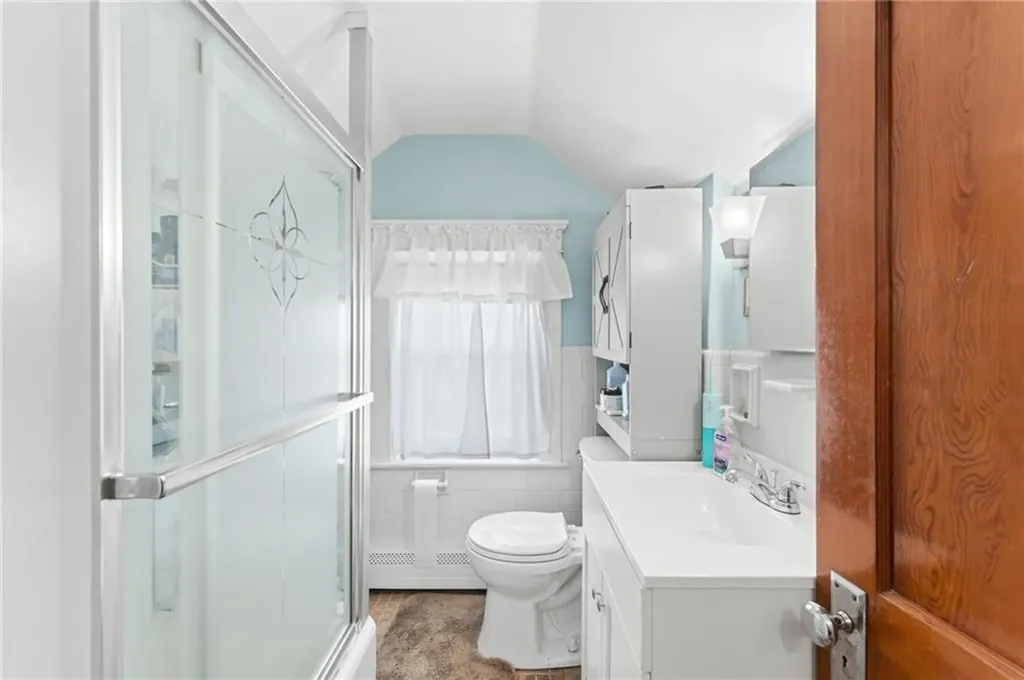 101 Chapmans Avenue Warwick RI 02886