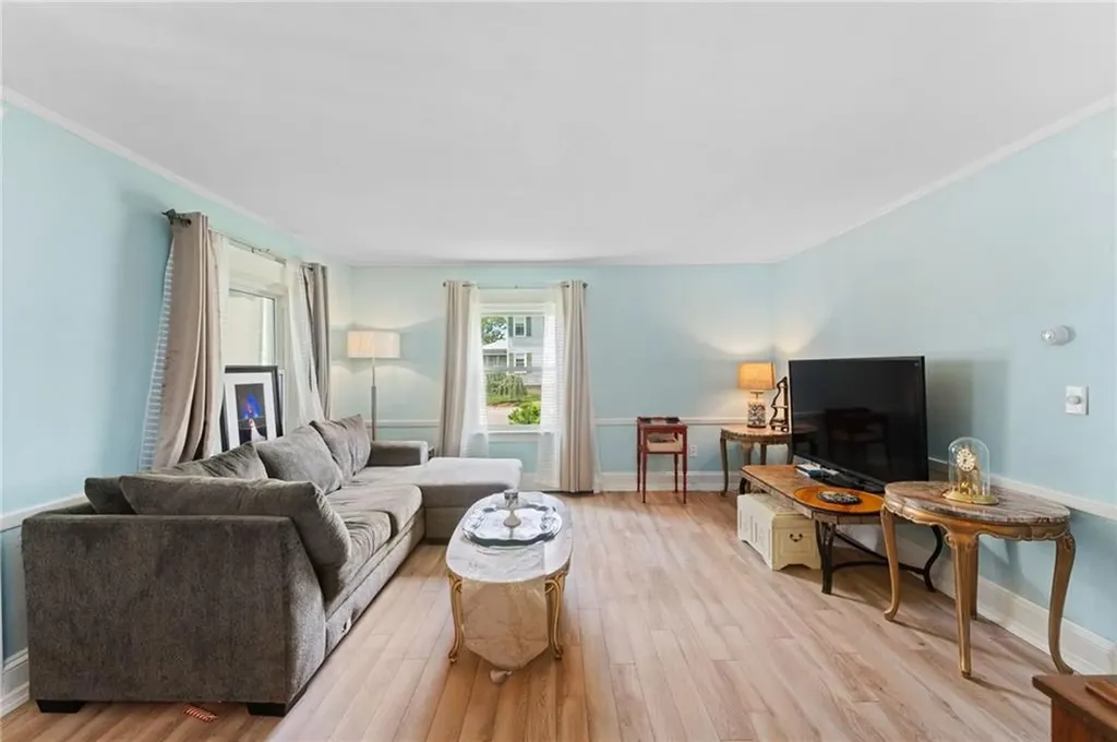 101 Chapmans Avenue Warwick RI 02886